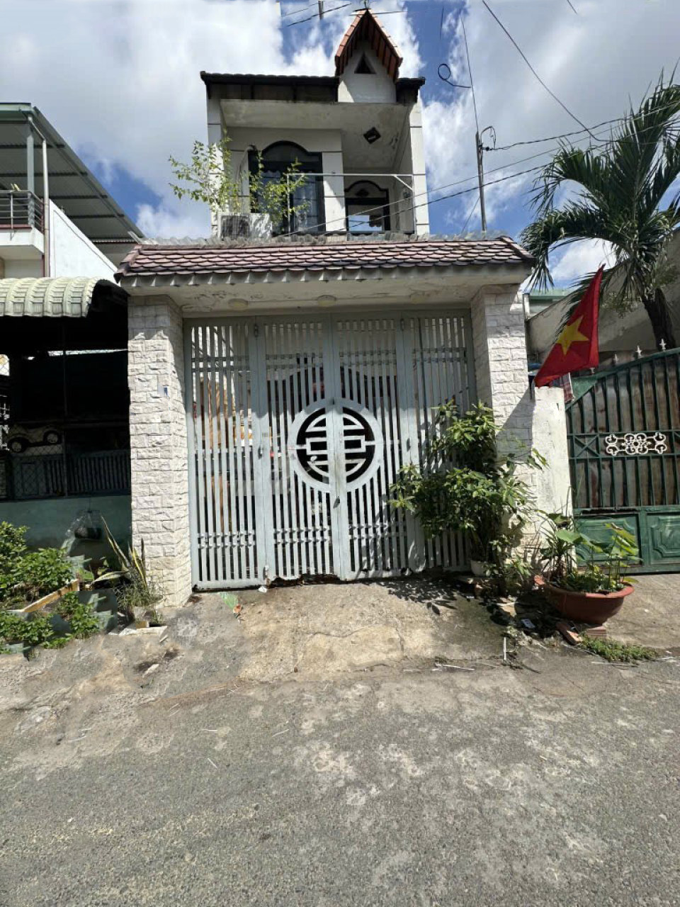 Nhà Mặt tiền Vuông 2 tầng, Đường Ôtô né, 95m2 – Trung Mỹ Tây 3 Q12 - Ảnh chính